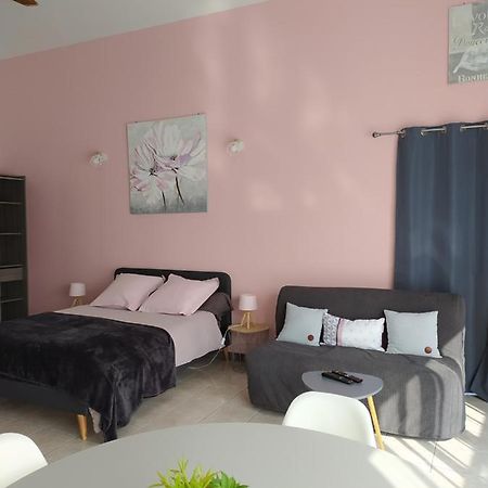 Domaine Moulin D' Elemiah Apartment Gemozac Bagian luar foto