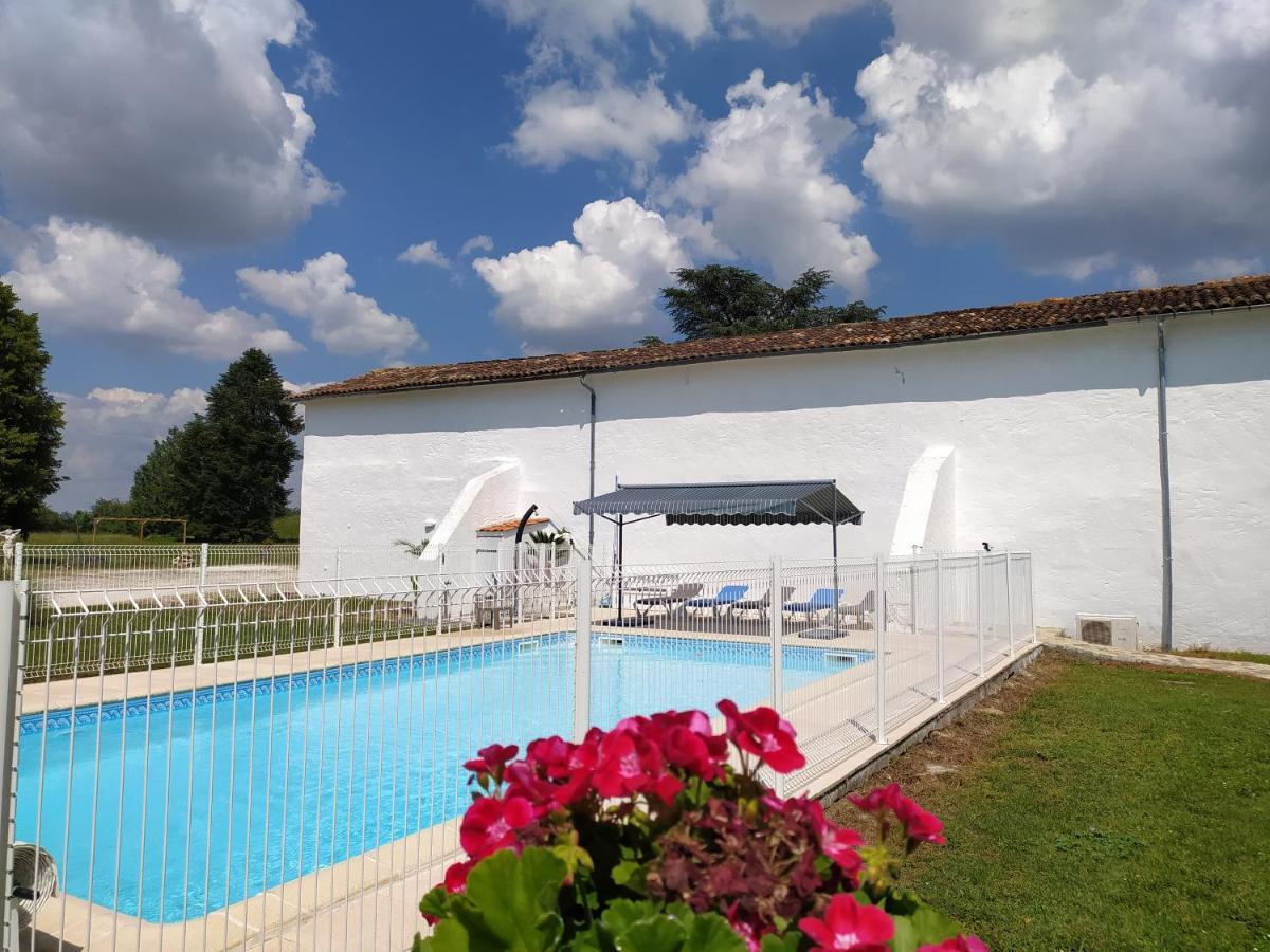 Domaine Moulin D' Elemiah Apartment Gemozac Bagian luar foto