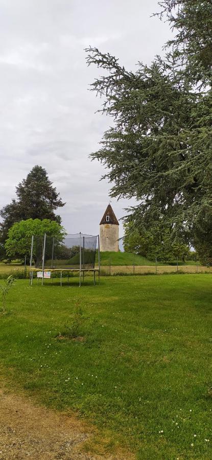 Domaine Moulin D' Elemiah Apartment Gemozac Bagian luar foto